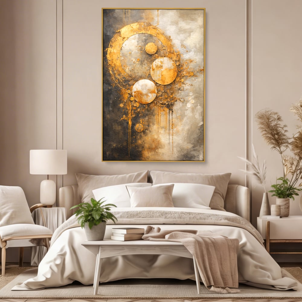 Tablou canvas cu tablou canvas abstract cu cercuri aurii, in rama de aluminiu auriu, pe perete intr-un dormitor